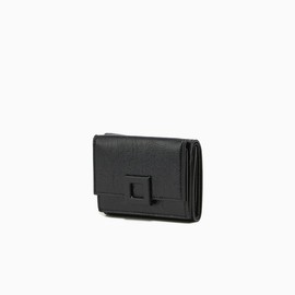 Lounge & Loose (신세계강남점)카프리 플랩 미니 3단 반지갑 RA2F3AWL083KBK (Sinsaegae Gangnam) Capri Flap Mini 3-Compartment Wallet RA2F3AWL083KBK