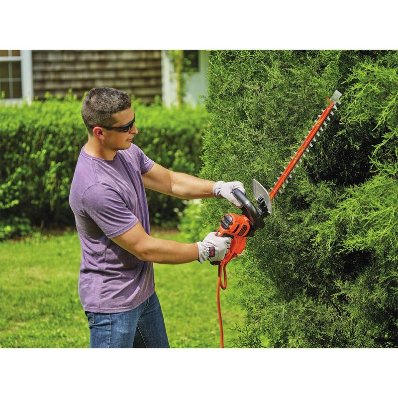 BLACK+DECKER Hedge Trimmer with Saw, 20-Inch, Corded (BEHTS300)