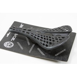 Lightweight 7.4 oz (210 g) Leather in timeless racing saddle shape with new features and style Spider Saddle TAOK (Black)