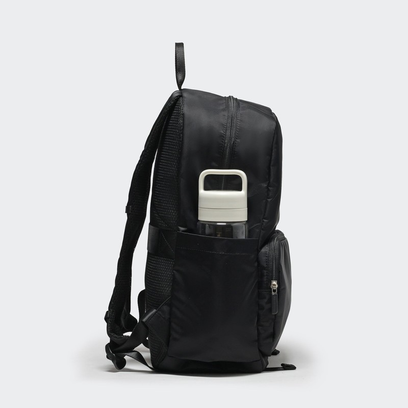 Pander 22L Casual Daypack Everyday Backpack with Luggage Sleeve Smooth
