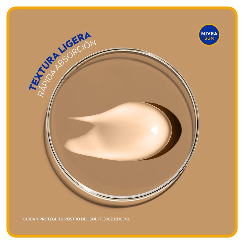 NIVEA SUN Protector Solar Facial Control de Brillo Tono Claro