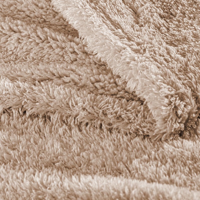 Exclusivo Mezcla Fuzzy Fleece Throw Blanket for Couch Sofa, Lightweight