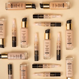 Deborah Instant Foundation LIFT No.02 Beige SPF30, Long Lasting, Lifting, Liquid and Light Texture, with Soft Focus Powder that provides instant radiance.