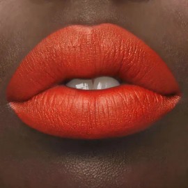 Labial MAC MACXIMAL Silky Matte 12 Horas  Tono Lady Danger  Cobertura Total Mate Sedoso  Enriquecido con Mantecas                                     