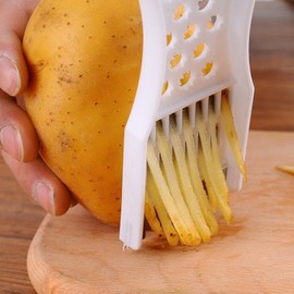 JLEivvi 2pcs Kitchen Peeler Graters Peelers Slicers, Kitchen Multifunctional Practical Household Kitchen Tool Fruit Vegetable Graters Slicers Peelers for Carrot Potato Melon Gadget Vegetable Fruit