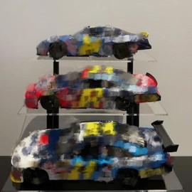 SUNUCO 3 Tier Car Model Display Stand, 1/24 Scale Diecast car Models Display Case, Model car desktop organiser for 3 models, Ideal for displaying your racing collection