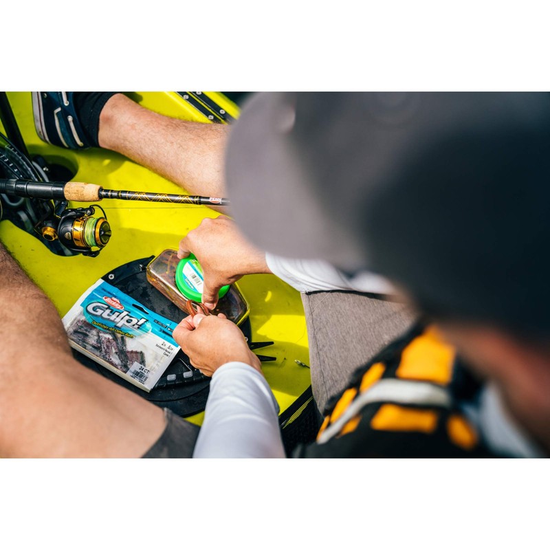 Gulp! Alive! Saltwater Sandworm Bloody 6in | 15cm