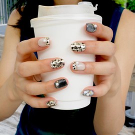 [GLORS] Purely Handmade Short Press On Nails | Luxurious Gold and Pearl Fake False Nails | Salon Quality Elegant Nail Art Design in short square, 10 pieces (S, SS)