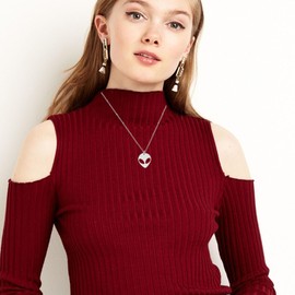 Just Follow Hollowing Face Eye Alien Pendant Necklace Science Fiction Cartoon Head Portrait Necklace Jewelry for Women Men Birthday Gifts (Silver)