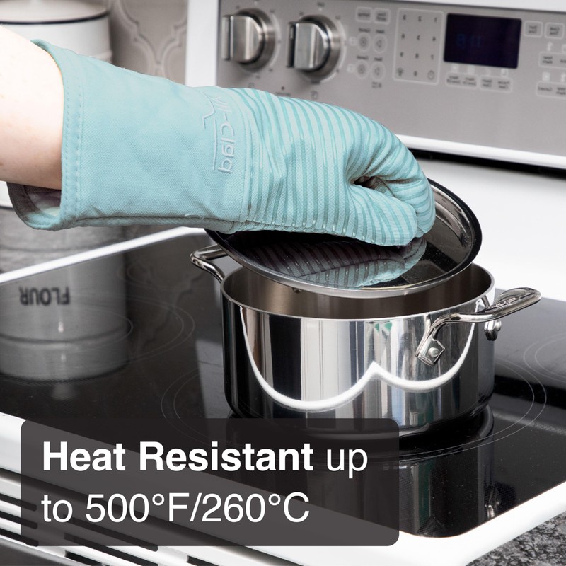 All-Clad Silicone Oven Mitts: Heat Resistant up to 500 Degrees