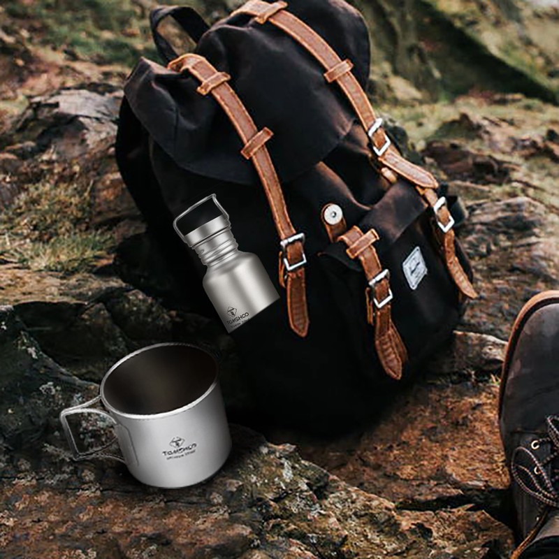 TOMSHOO 550ml Full Titanium Water Bottle with Extra Plastic Lid