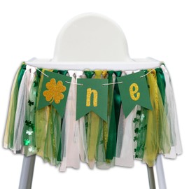 GIOGUK St Patricks Day Lucky One High Chair Banner - First Birthday Party Decorations, 1st Birthday Party Supplies, Lucky Clover Sign Birthday Photography Background Props(Lucky One Banner)