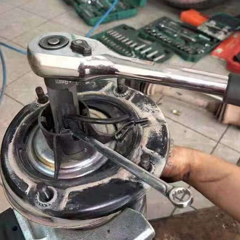 Suspension Strut Socket Tool 1/2in DR. X 18mm 12PT VM