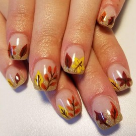24 Pcs Gold Glitter Press on Nails Short Square - WLGDLH Autumn Fake Nails Nude Pink False Nails with Red Yellow Maple Leaves Design Nail Tips Full Cover Acrylic Nails Cute Stick on Nails for Women