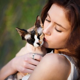 INRENG 8MM Fashion Stainless Steel Cute Kitty Spinner Ring for Men Women Silver Promise Rings Band Cat Face Engraved Size 7