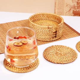 Kichvoe Set of 6 Rattan Cup Mats Coasters Set With Holder 10cm Heat Resistant Woven Wicker Boho Coasters Round Tea Cups Mat Coffee Table Placemats For Drinks Kitchen Home Office Bar Tabletop Outdoor