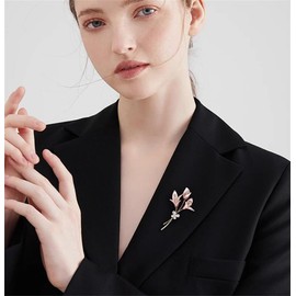 LISADORE Lily Brooch Crystal Butterfly Bouquet Brooch Vintage Enamel Leaf Lily Valley Brooch Pink Lily Shaped Delicate Brooch Pins Women Handmade Elegant Party Breastpins Lapel Corsage