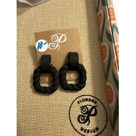 Plunder Design Trendy Fashion Jewelry Black Square Acrylic Drop Dangle Earrings