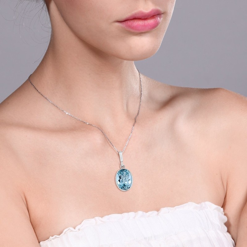 Gem Stone King - Collar con colgante de topacio azul