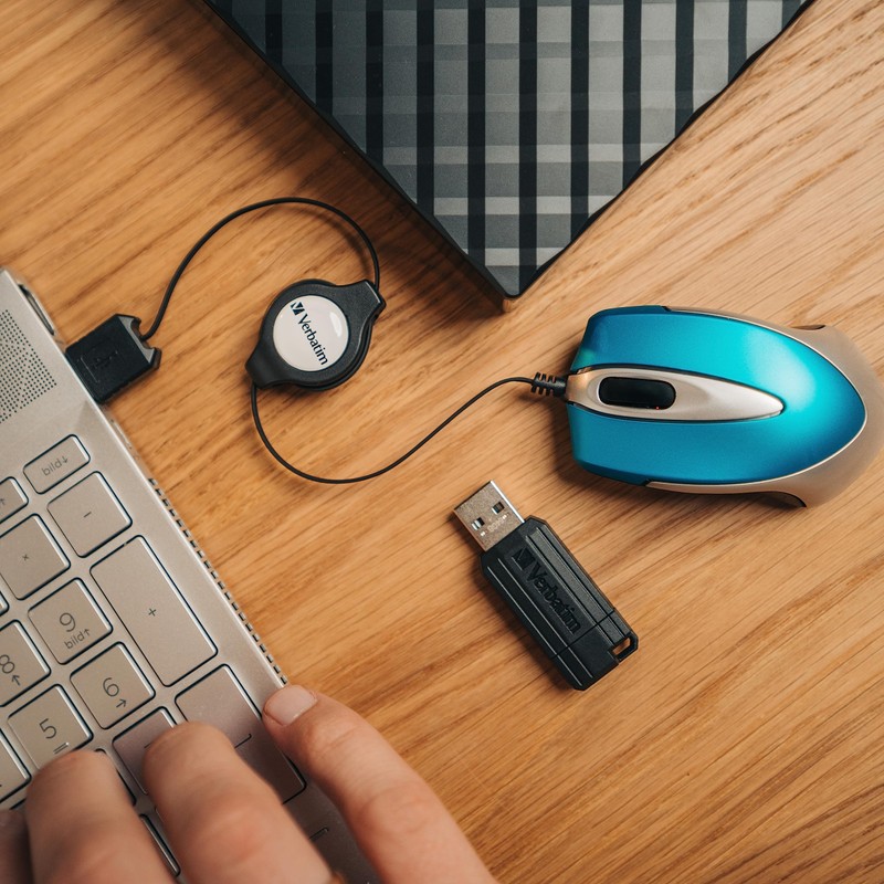 Verbatim Pinstripe 16 GB USB 2.0 Flash Drive, Black 49063