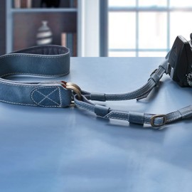 MegaGear MG2001 SLR DSLR Genuine Leather Shoulder or Neck Strap (Blue)