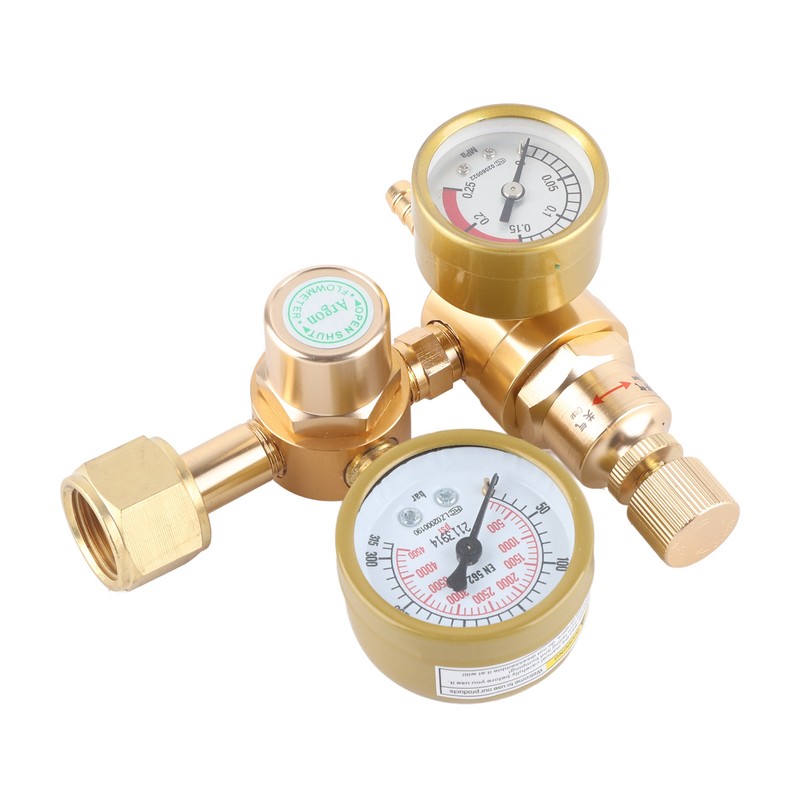 Argon CO2 Regulator 0 To 4500PSI CGA580 15/16in Female Thread