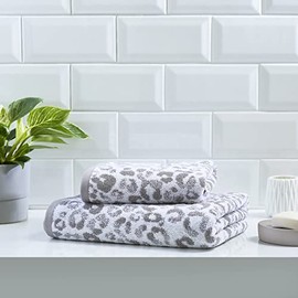 Fusion - Grey Animal Print Bath Towel (70 x 130cm) - 100% Cotton - Cheetah/Leopard Paw Print - Safari Zoo Animal Towel - Grey & White Bath Towel/Bath Sheet - Bathroom Accessory