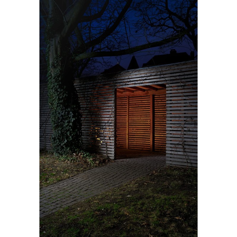 Ledvance LED Floodlight, Light for Outdoor Use, Warm White, 151