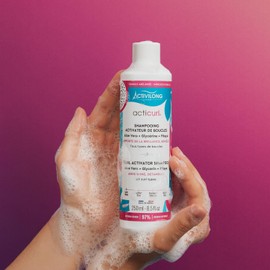 Activilong Acticurl Hydra Curl Activator Shampoo – Gently Cleanses Your Curls Without Damaging Them – Infused with Dragon Fruit/Pitaya and Aloe Vera – Moisturize, Shape, and Boost Your Curls – 250 ml.
