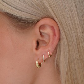 Feskive Small Gold Hoop Earrings Set for Women，Dainty 14K Gold/Silver Plated Square Hoop Earrings Cubic Zirconia Stud Earrings Lightweight Hypoallergenic Earrings for Women Girls Trendy Jewelry Gifts