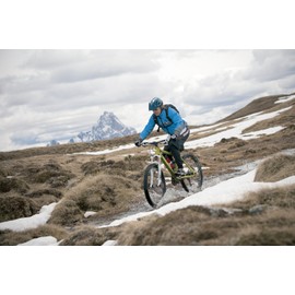 Laken Jannu Vacuum Insulated Stainless Steel Water Bottle with Straw Cap and Handle 25oz Yellow