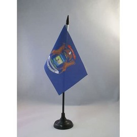 Michigan Table Flag 4'' x 6'' - US state of Michigan Desk Flag 15 x 10 cm - Black plastic stick and base - AZ FLAG