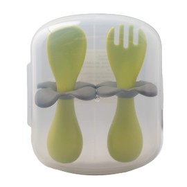 PAPU BABY Set de Cubiertos de entrenamiento para bebés. Cuchara y tenedor. Incluye estuche de viaje. (Verde)