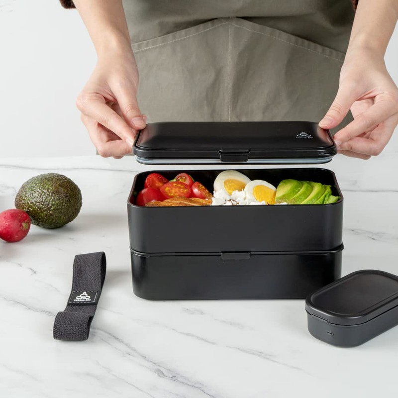 Restaurantware Bento Tek 40.5 Ounces Stackable Lunch Box 1 Reusable