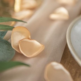 Oavieh 200pcs Silk Flower Petals Artificial Rose Petals for Wedding Decoration, Fake Flower Petals for Bridal Showers,for Anniversaries and Parties(Ivory)