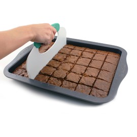 BergHOFF Perfect Slice 11" x 14" Inch Cookie Sheet With Perfect Slicing Tool. Creates Perfect Portions Of Your Baking And Holiday Dishes. Perfect Portions For All Of Your Family Desserts