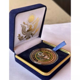 NEW U.S. Army Veteran Challenge Coin with valvet Presidential dedication box