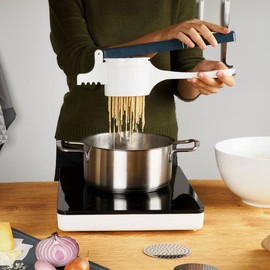 FACKELMANN Spaetzle Press #easyprepare, Cortoffo Press with 3 Interchangeable Perforated Discs, Press with 4 Different Support Hooks, High Quality Potato Masher (Colour: White/Blue-Grey), 1 x 4 Pieces