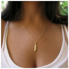 Yheakne Boho Leaf Pendant Necklace Chain Dainty Gold Leaf Necklace Choker Minimalist Chain Jewelry for Women and Girls (Gold)