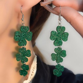 St Patricks Day Earrings Shamrock Earrings for Women St Patricks Day Accessories Good Luck Leaf Dangle Earrings for Teen Girls Jewelry Gift