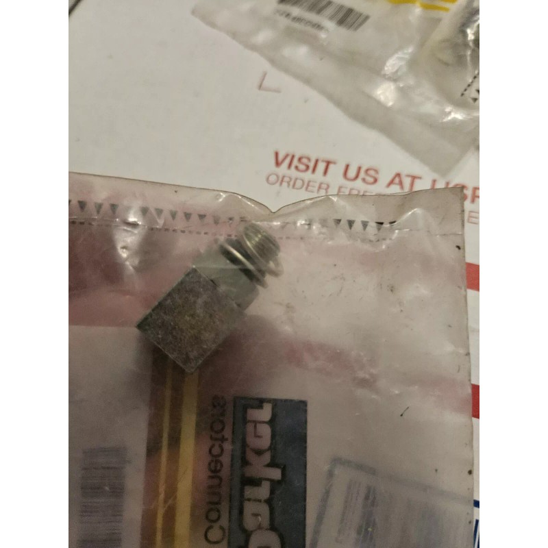 PARKER FLUID CONNECTORS PART # 2-2A40EG4MS