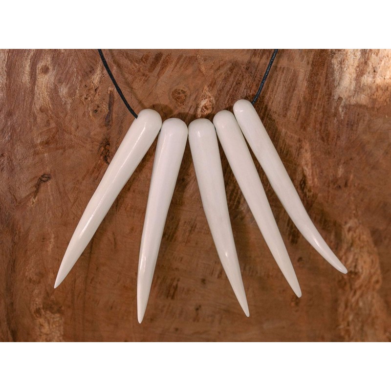 Fly Style Tooth pendant made of buffalo bone – chain