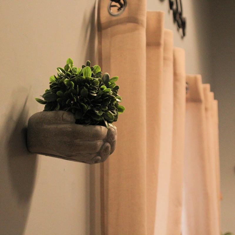 MayRich Company Cement Cupped Hands Wall-Mountable Planter & Birdfeeder –