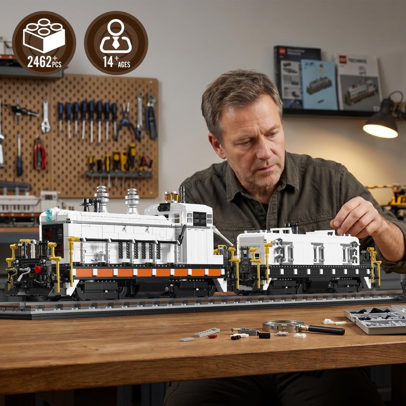 Mould King 12051 Diesel Train Building Set, Locomotive Train Model