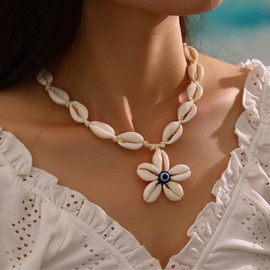 Shell Necklace for Women Summer Starfish Necklace Boho Surfer Jewelry Beach Vacation Essentials White Seashell Flower Charm Necklace Summer Outfits for Women