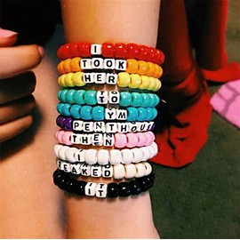 BetterJonny 772Pcs Pony Beads Kit, 24 Colors 9 * 6mm Barrel Beads Plastic Bracelet Beads with Scissors, Strings, Lobster Clasp and Open Rings for Jewelry Making