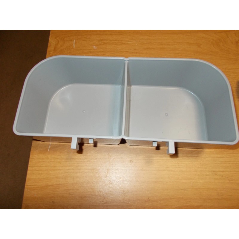 A & H Tool Pet travel carrier cup double for