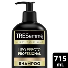 TRESemmé Shampoo Liso Efecto Profesional, shampoo hidratante que sella la fibra capilar, para un cabello visiblemente alineado, suave y con menos volu