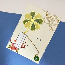 2 Pieces Leaf Bookmarks with Pendant, Special Bookmark for Teacher Kids Metal Bookmark for Loving Readers (Ginkgo, Four Leaf Clover)