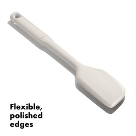 OXO Good Grips - Espátula de silicona para uso diario, color blanco avena